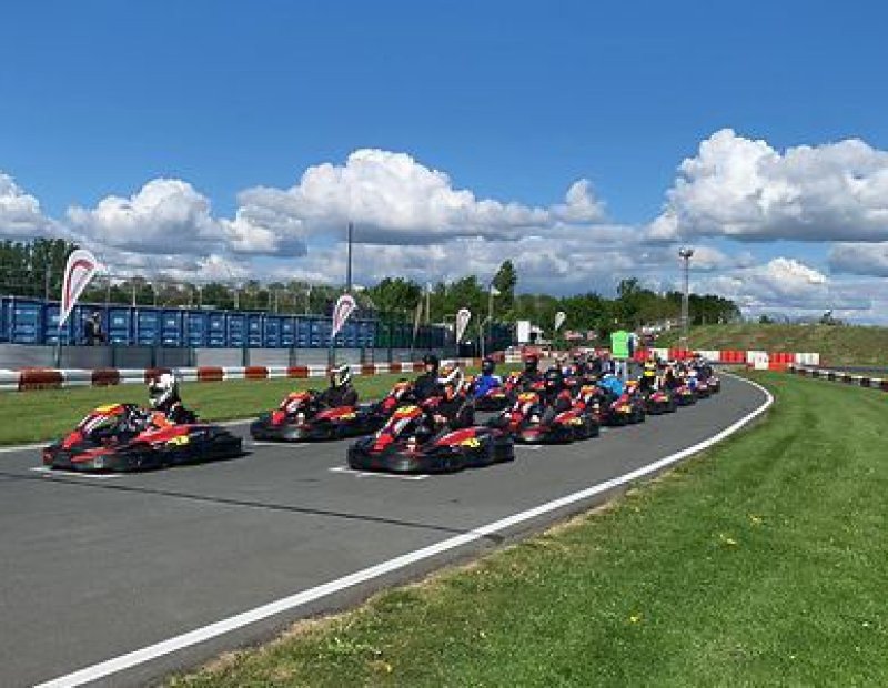 Outdoor kartciruit