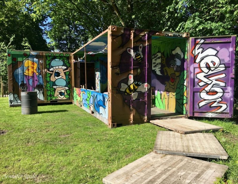 Graffitizeecontainerjenniferjoedo